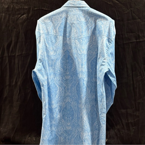Classic Light Blue Paisley Men's Shirt - Picture 8 of 9
